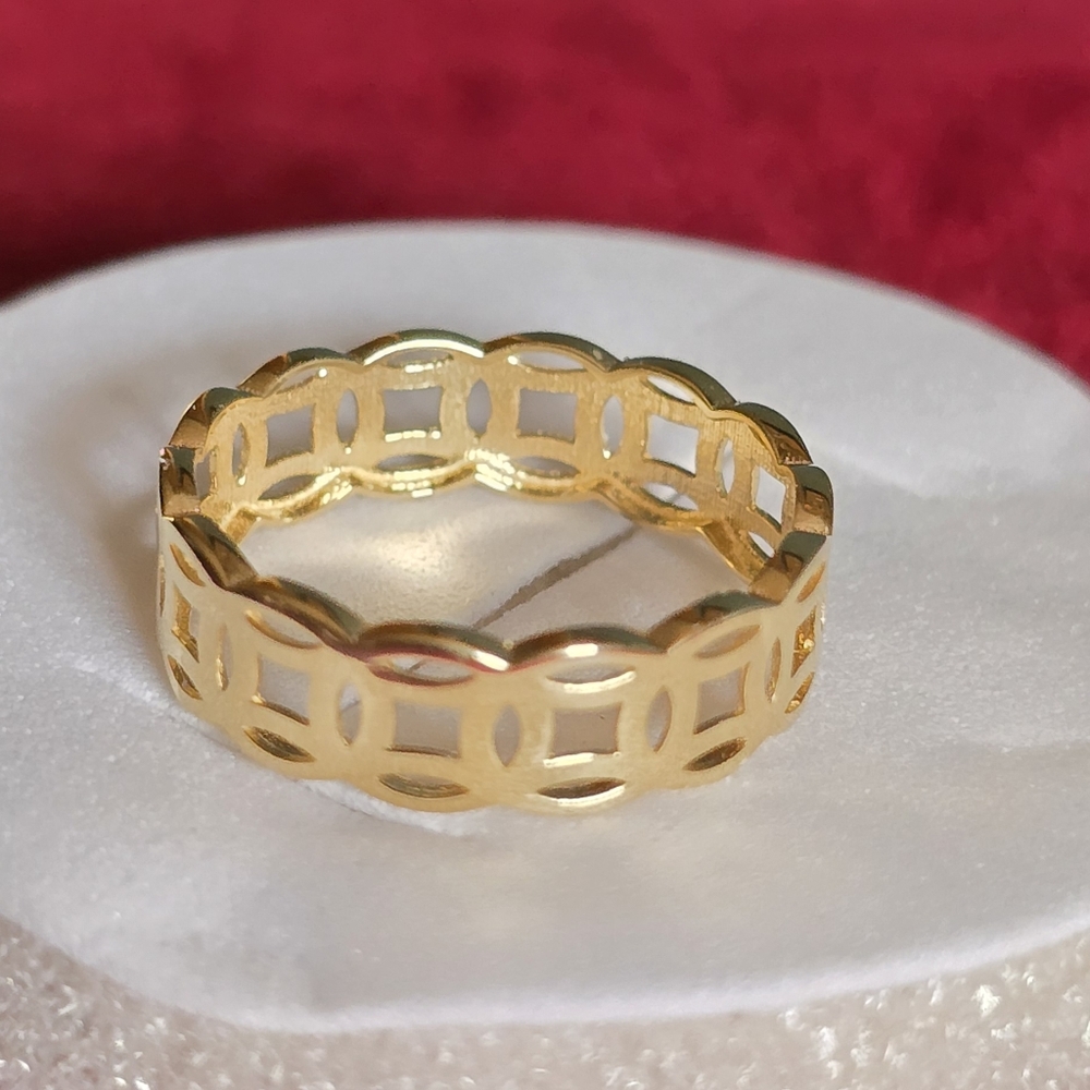 Real 18k Gold Ring size 8